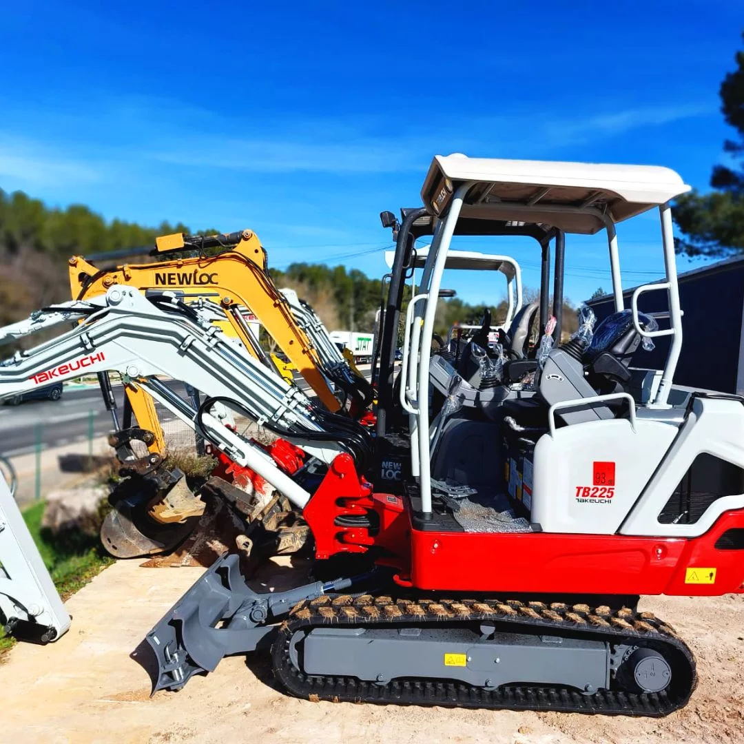 Mini pelles Takeuchi neuve sur notre parc du Luc