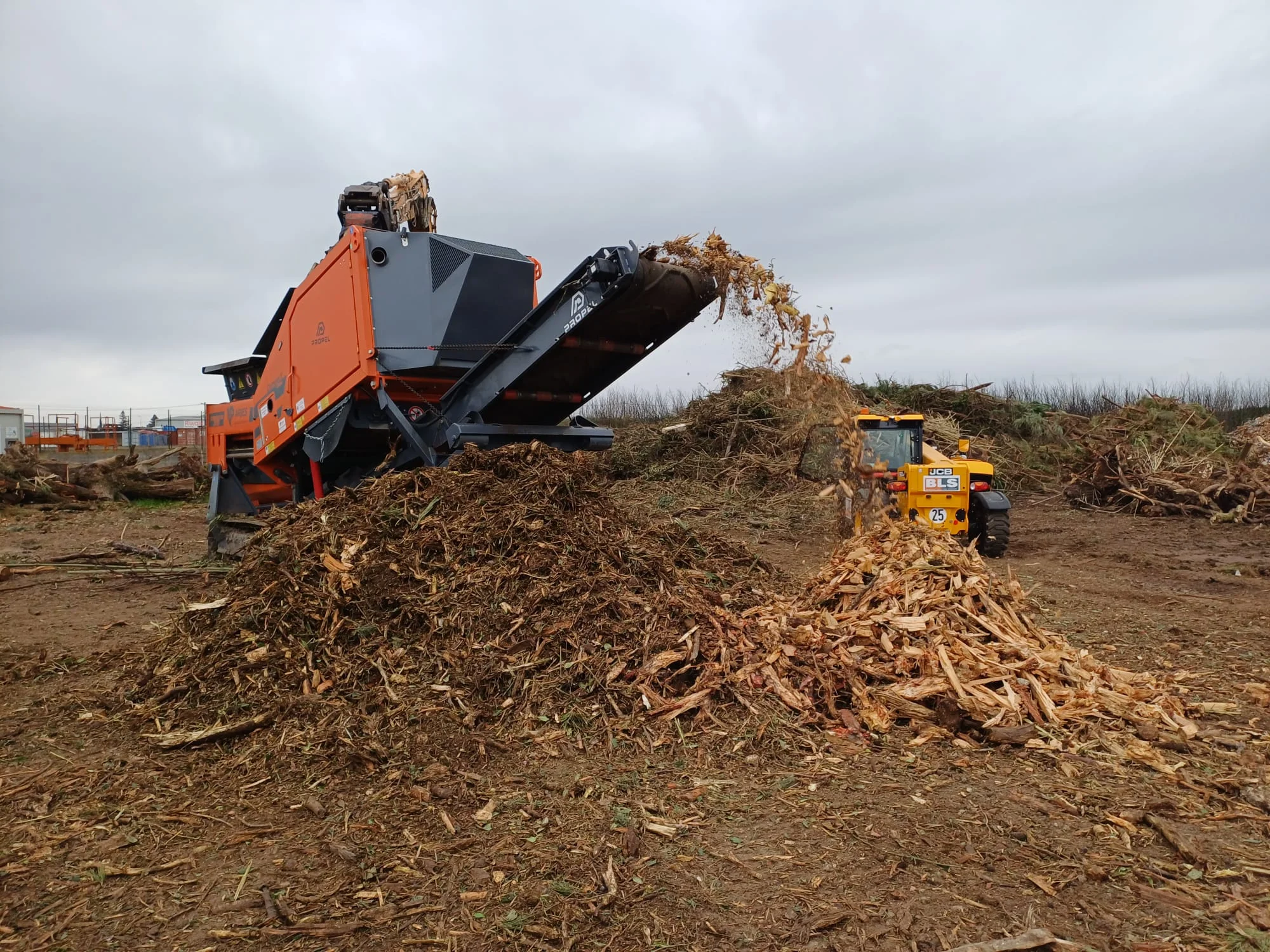 Broyeur lent Arjes en action